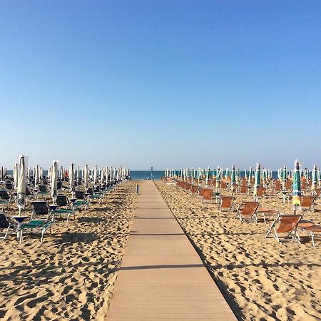 Appartamenti Casa Del Mare Бибионе Экстерьер фото